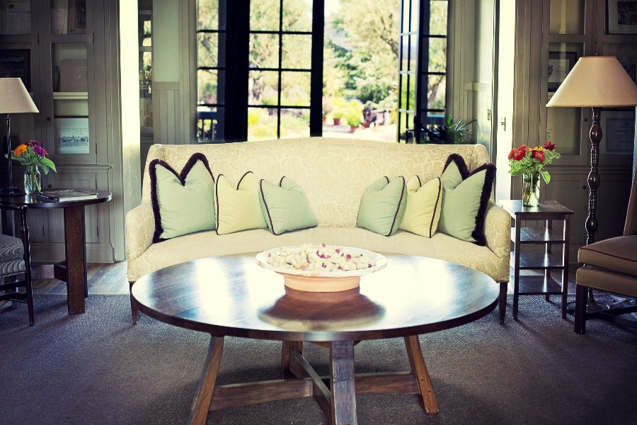 Simple Round Coffee Table Styling Ideas On Sutton Place